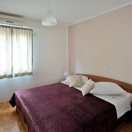 Vinja - Ground Floor - Garden Appartement *