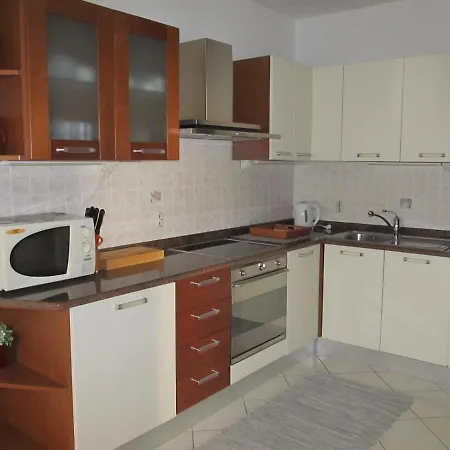 Vinja - Privat Garden - Whirlpool Apartment *