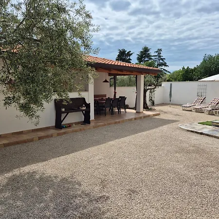 Vinja - Privat Garden - Whirlpool Poreč