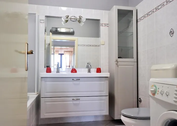 Διαμέρισμα Family Vinja - Privat Garden - Whirlpool *