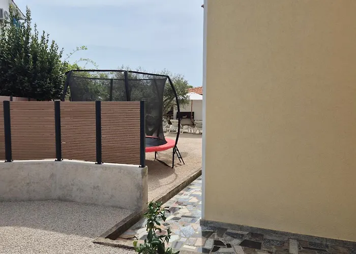 Family Vinja - Privat Garden - Whirlpool * Πόρετς