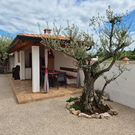 Family Vinja - Privat Garden - Whirlpool *