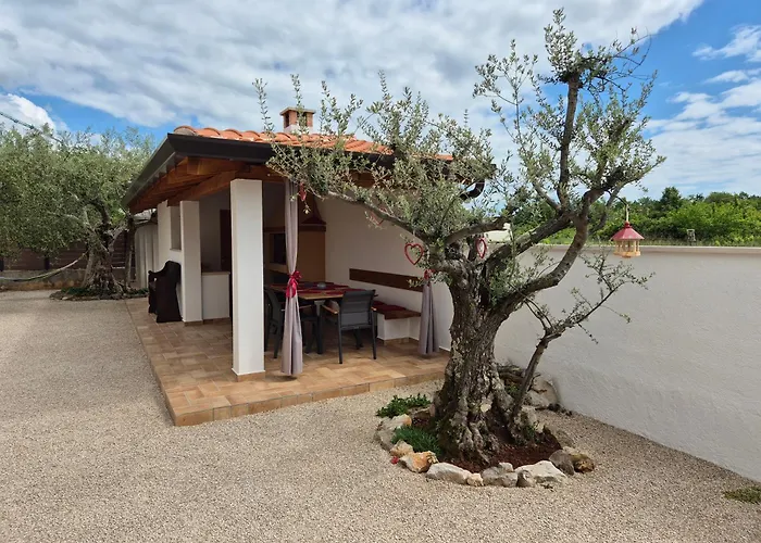 Family Vinja - Privat Garden - Whirlpool *